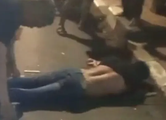 Warga Kebon Jeruk, Jakarta Barat, menangkap pelaku pencurian warung sembako, Kamis, 23 Aprik 2026 dini hari. (Sumber: Istimewa)