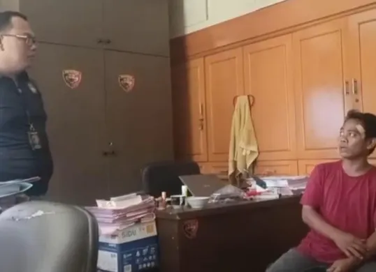 Seorang karyawan sablon bernama Dedi, selamat dari komplotan begal saat sedang melintas di Jalan Kepanduan, Grogol Petamburan, Jakarta Barat, pada Jumat, 24 April 2026 malam. (Sumber: Istimewa)