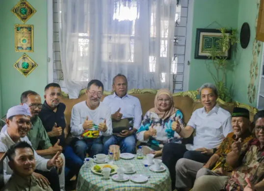 Wali Kota Bogor bersama jajaran dan Depok Heritage Community, menyambangi rumah pahlawan Margonda di Kelurahan Paledang, Kecamatan Bogor Tengah, Kota Bogor. (Sumber: Pemkot Bogor)