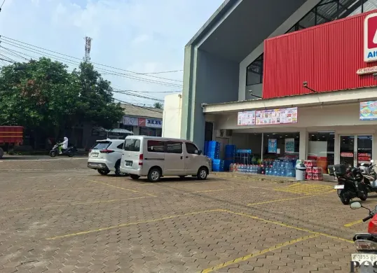 Lokasi percobaan rampas HP saat korban makan bubur di Duren Mekar, Depok. (Sumber: Poskota/Angga Pahlevi)
