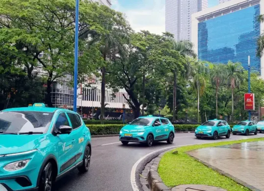 Sorotan terhadap perusahaan transportasi berbasis listrik Green SM Indonesia menguat setelah armadanya diduga terlibat dalam rangkaian kecelakaan maut di Stasiun Bekasi Timur, Kota Bekasi, Jawa Barat. (Sumber: X/@mesatu_)