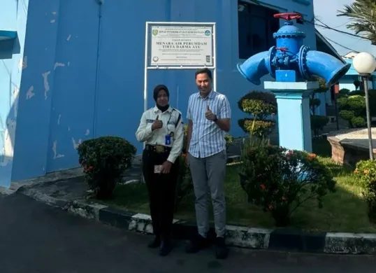 Anggota DPRD Jawa Barat dari Pansus XI, Abdul Karim, saat kunjungan kerja Pansus XI ke Perumda Tirta Darma Ayu, perusahaan daerah air minum milik Kabupaten Indramayu. (Istimewa)