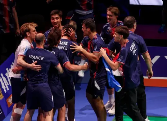 Prancis menciptakan kejutan besar dengan menundukkan Indonesia dengan skor 4-1 di Thomas Cup 2026. (Sumber: Instagram/@popov_christo)