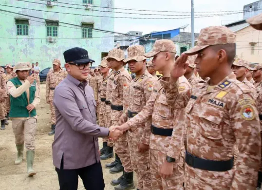 Wamendagri Bima Arya apresiasi praja IPDN di Aceh Tamiang. (Sumber: Dok. Kemendagri)