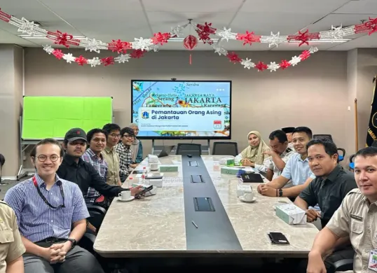 Bakesbangpol DKI Jakarta menggelar rapat koordinasi tim pemantauan orang asing (POA) yang dihadiri lintas sektor, Selasa, 27 Januari 2026. (Sumber: Istimewa)