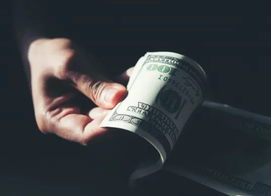 Ilustrasi, beredar rekaman dugaan pungli petugas Polantas di jalan Cideng, Polda Metro Jaya pastikan rekaman lama. (Sumber: freepik)