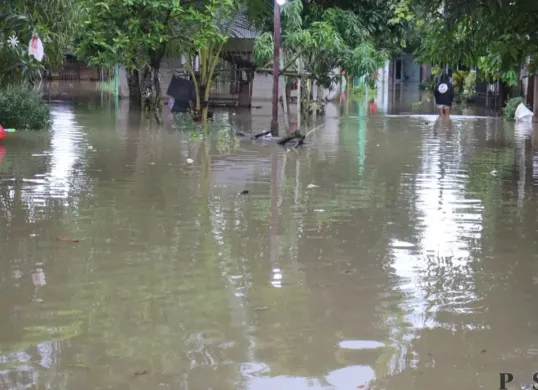 Situasi banjir di wilayah Kabupaten Tangerang. (Sumber: Poskota/Veronica Prasetio)