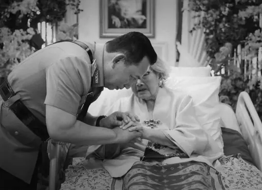 Kapolri Jenderal Listyo Sigit Prabowo berduka atas wafatnya Eyang Meri. (Sumber: Instagram/@listyosigitprabowo)