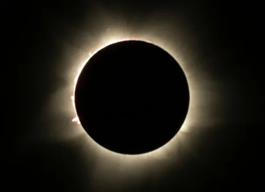 Fenomena gerhana matahari cincin hadir 17 Februari 2026. Ketahui waktu setiap fase, negara yang dapat mengamati. (Sumber: Pexels/Eclipse Chasers)