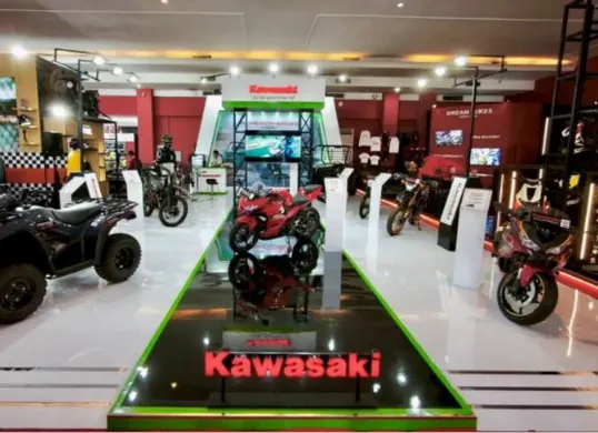 Kawasaki di IIMS 2026 menampilkan motor retro dan sport, lengkap dengan program test ride dan promo spesial. (Sumber: Kawasaki Indonesia)