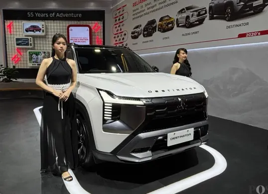 Mobil Mitsubishi Destinator dan Xforce edisi 55th Anniversary di IIMS 2026, JIExpo, Kemayoran, Jakarta Pusat. (Sumber: Poskota/Erwan Hartawan)