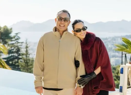 Nia Ramadhani menanggapi rumor keretakan rumah tangganya dengan Ardi Bakrie. Ia memastikan kabar tersebut tidak benar dan meminta publik menghentikan penyebaran hoaks. (Sumber: Instagram/@ramadhaniabakrie)