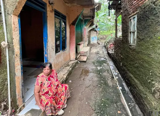 Wilayah Taman Harapan, Cawang, Kramat Jati, Jakarta Timur, terdampak normalisasi Sungai Ciliwung, Sabtu, 7 Februari 2026. (Sumber: Poskota/M. Tegar Jihad)