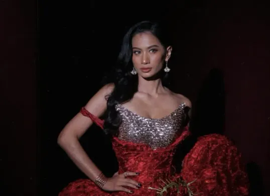 Putri Intan Kasela, aktris dan finalis Puteri Indonesia 2018 yang viral berkat perannya sebagai Rusmiati dalam film Kuyank 2026. (Sumber: Instagram/@putriintankasela)