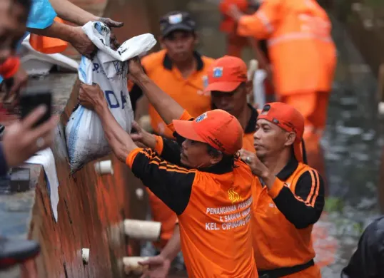 Jaga Jakarta Bersih yang dilakukan secara serentak di wilayah ibu kota. (Sumber: Pemprov Jakarta)