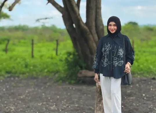 Sosok wanita bernama Lita Ashari muncul dalam drama rumah tangga Ressa Rizky Rossano yang mengaku anak kandung Denada. (Sumber: Instagram/@litaashari95)