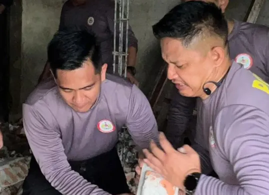 Mahasiswa STIK Lemdiklat Polri Angkatan ke-83 tergabung dalam Sindikat 7 menggelar kegiatan bakti sosial pascabanjir di Aceh Barat. (Sumber: Dok. Istimewa)