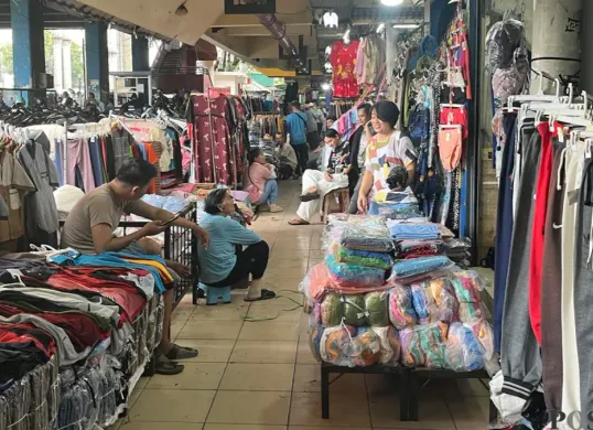 Situasi Pasar Cipulir, Kebayoran Lama, Jakarta Selatan, Selasa, 10 Februari 2026. (Sumber: Poskota/Pandi Ramedhan)