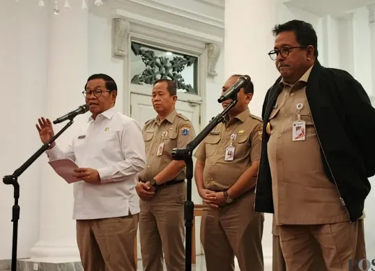 Gubernur Jakarta Pramono Anung di Balai Kota DKI Jakarta, Selasa, 10 Februari 2026. (Sumber: Poskota/M Tegar Jihad)