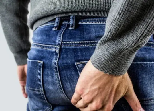 Ilustrasi. Kentut di air membatalkan puasa atau tidak (Sumber: Pixabay/derneuemann)