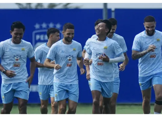 Persib Bandung akan menghadapi Ratchaburi FC di pertandingan babak 16 besar ACL 2 2025/2026. (Sumber: Instagram/@persib)
