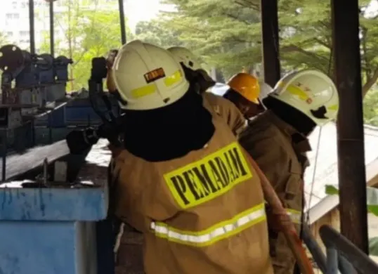 Kebakaran tangki air di IPA Muara Karang, Pluit, Penjaringan, Jakarta Utara, Rabu, 11 Februari 2026. (Sumber: Dok. Istimewa)
