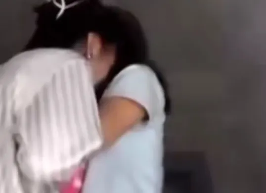 Dua selebgram Makassar insial N dan P diduga rebutan hirup tabung Whip Pink. (Sumber: Instagram/@makassar_iinpo)