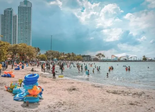 Ancol bisa menjadi salah satu rekomendasi tempat ngabuburit murah pada saat Ramadhan 2026 nanti (Sumber: Pinterest/@Sarti Samit)