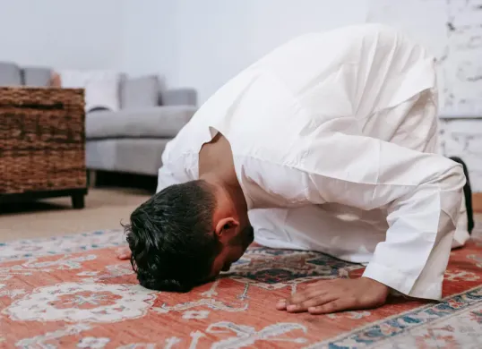 Niat sholat tarawih sendiri dan tata caranya. (Sumber: Pexels/Michael Burrows)