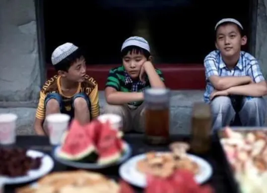 Ilustrasi - Hukum puasa setengah hari bagi anak. (Sumber: Pinterest/Yousef Amer)