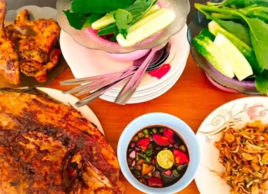 Menu ikan bakar di RM Jembatan Pematang, Pandeglang. (Sumber: Dok. RM Jembatan Pamatang)