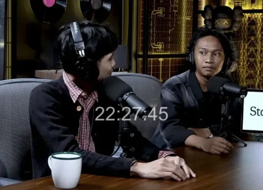 Video Fajar Sadboy diludahi Indra Frimawan viral di media sosial. (Sumber: YouTube/Deddy Corbuzier)