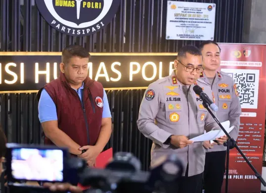 Konferensi pers penetapan mantan Kapolres Bima Kota berinisial AKBP DPK sebagai tersangka dugaan penyalahgunaan sekaligus peredaran narkotika. (Sumber: Mabes Polri)
