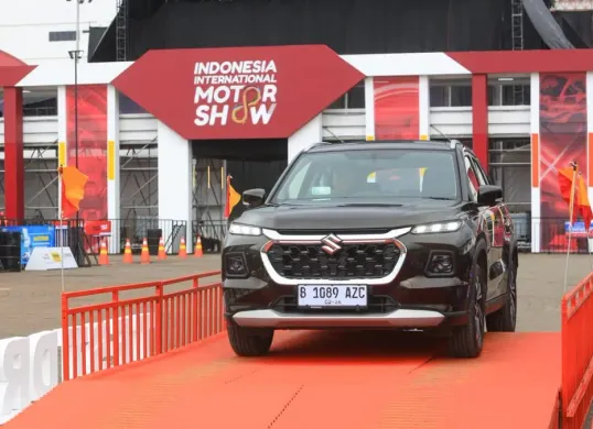 Suzuki Grand Vitara menjadi unit mobil test drive di IIMS 2026. (Sumber: Suzuki)