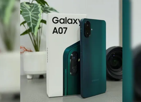 Samsung Galaxy A07 5G hadir dengan desain ringkas, baterai 6000mAh, dan layar 120Hz yang menjadi unggulan di kelas harga Rp2 jutaan. (Sumber: Dok/Samsung)