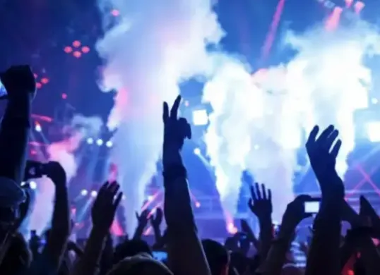 Ilustrasi tempat hiburan malam (Sumber: Wikimedia Commons)