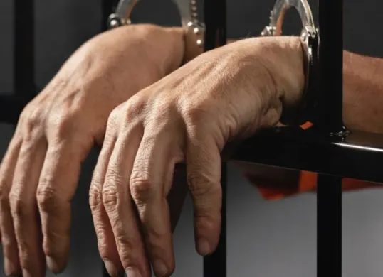 Ilustrasi, 44 narapidana mendapatkan remisi khusus Imlek. (Sumber: freepik)