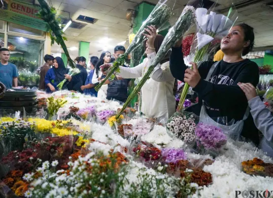 Jelang Imlek Pasar Bunga Rawa Belong diserbu Pembeli
