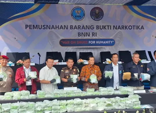 BNN RI berhasil mengungkap jaringan pengedar narkoba jenis sabu, ganja, dan tembakau sintetis dengan barang bukti mencapai 100 kg. (Sumber: Poskota/Angga Pahlevi)