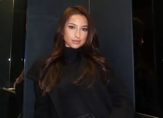 Potret Jennifer Coppen yang memberikan klarifikasi atas video lama kekerasan yang mencuat di media sosial. (Sumber: Instagram/@jennifercoppenreal20)