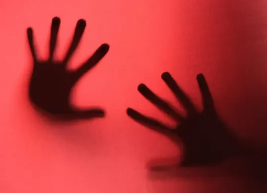 Ilustrasi, fakta baru sidang etik mantan Kapolres Bima Kota ungkap dugaan perselingkuhan. (Sumber: freepik)