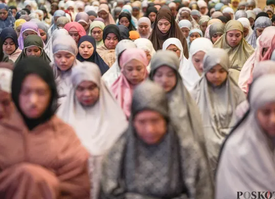 Ilustrasi. Keutamaan shalat tarawih, ibadah malam yang menjadi ruh ramadhan (Sumber: Poskota/Bilal Nugraha Ginanjar)