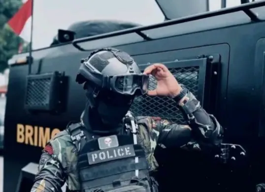 Ilustrasi - Oknum Brimob berinisial MS diduga aniaya siswa MTS di Maluku hingga tewas. (Sumber: Pinterest/tactical10)