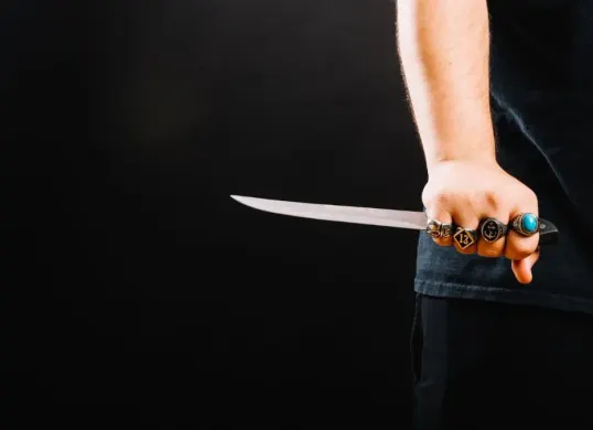 Ilustrasi, kasus penodongan di Jalan Arteri Pondok Indah, Kebayoran Lama, Jakarta Selatan berakhir damai. (Sumber: freepik)