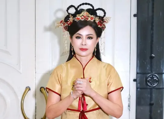 Ci Mehong dikabarkan menggugat cerai sang suami setelah menjalani pernikahan selama hampir 15 tahun. (Sumber: Instagram/@pikbakinghouse)