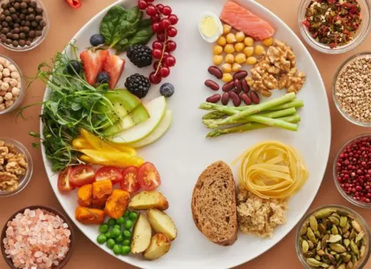 Ilustrasi. Makanan yang perlu dibatasi serta rekomendasi menu sahur sehat agar puasa tetap bertenaga. (Sumber: Pexels/Vanessa Loring)