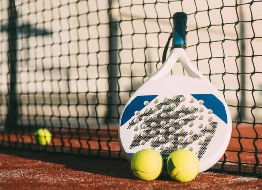 Ilustrasi, lapangan padel bermasalah di kompleks Pulosmas, Jakarta Timur. (Sumber: freepik)