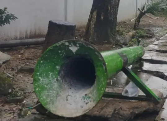 Meriam di Masjid Agung Al-Araaf, Rangkasbitung, Kabupaten Lebak untuk tanda berbuka puasa. (Sumber: Dok. Warga)