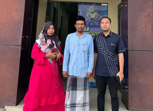 Sopir ojek (tengah) yang ditetapkan sebagai tersangka atas kecelakaan hingga tewaskan penumpangnya di Kabupaten Pandeglang. (Sumber: Dok. Pribadi)