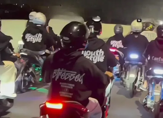 Polda Metro Jaya mengamankan sejumlah kendaraan yang diduga terlibat dalam aksi perusakan portal Jalan Layang Non-Tol (JLNT) Casablanca, Jakarta Selatan. (Sumber: Istimewa)